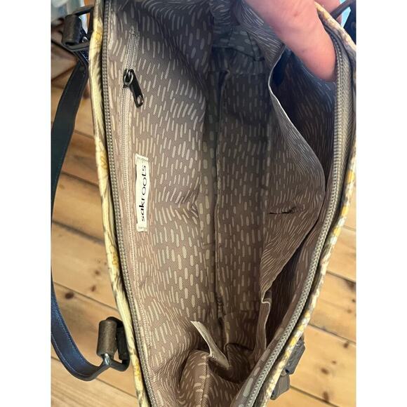 Sakroots women's elephant geometric print purse hand bag. - Picture 5 of 8